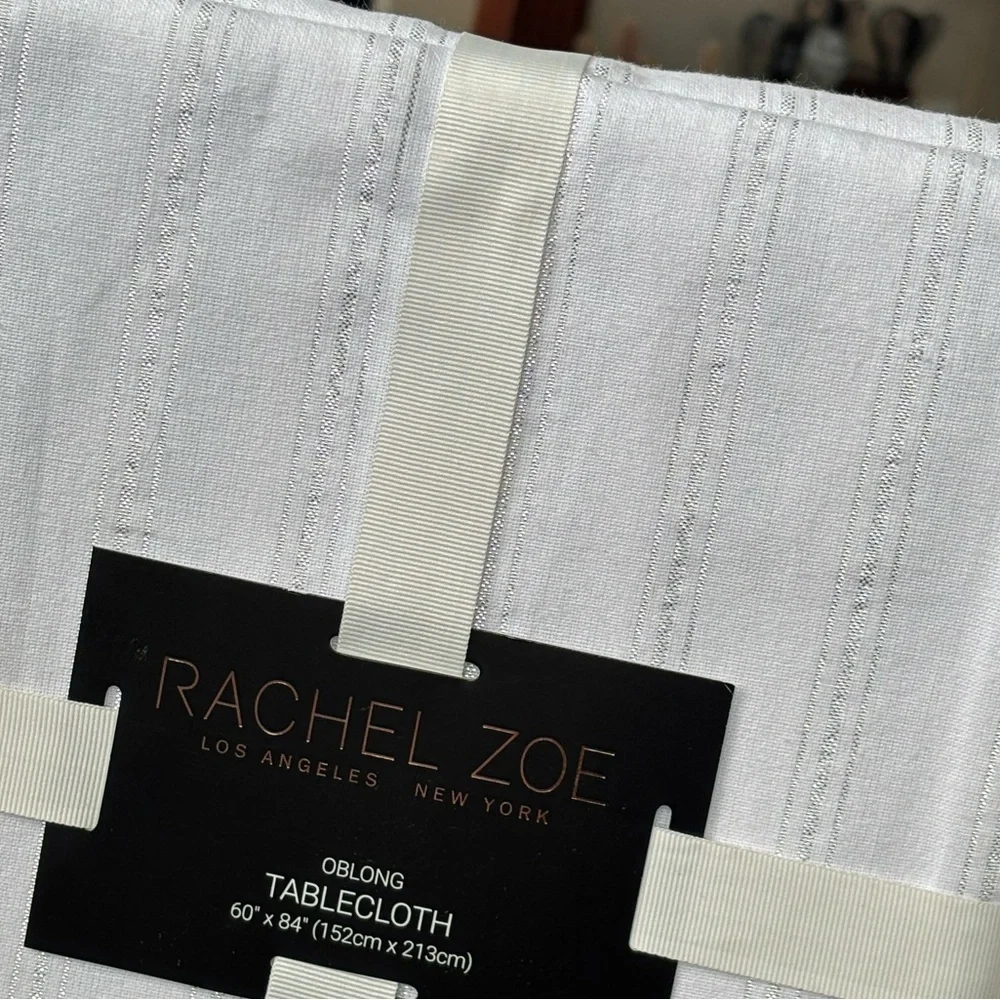 Brand New Rachel Zoe White & Silver Metallic Oblong Fabric Tablecloth 60